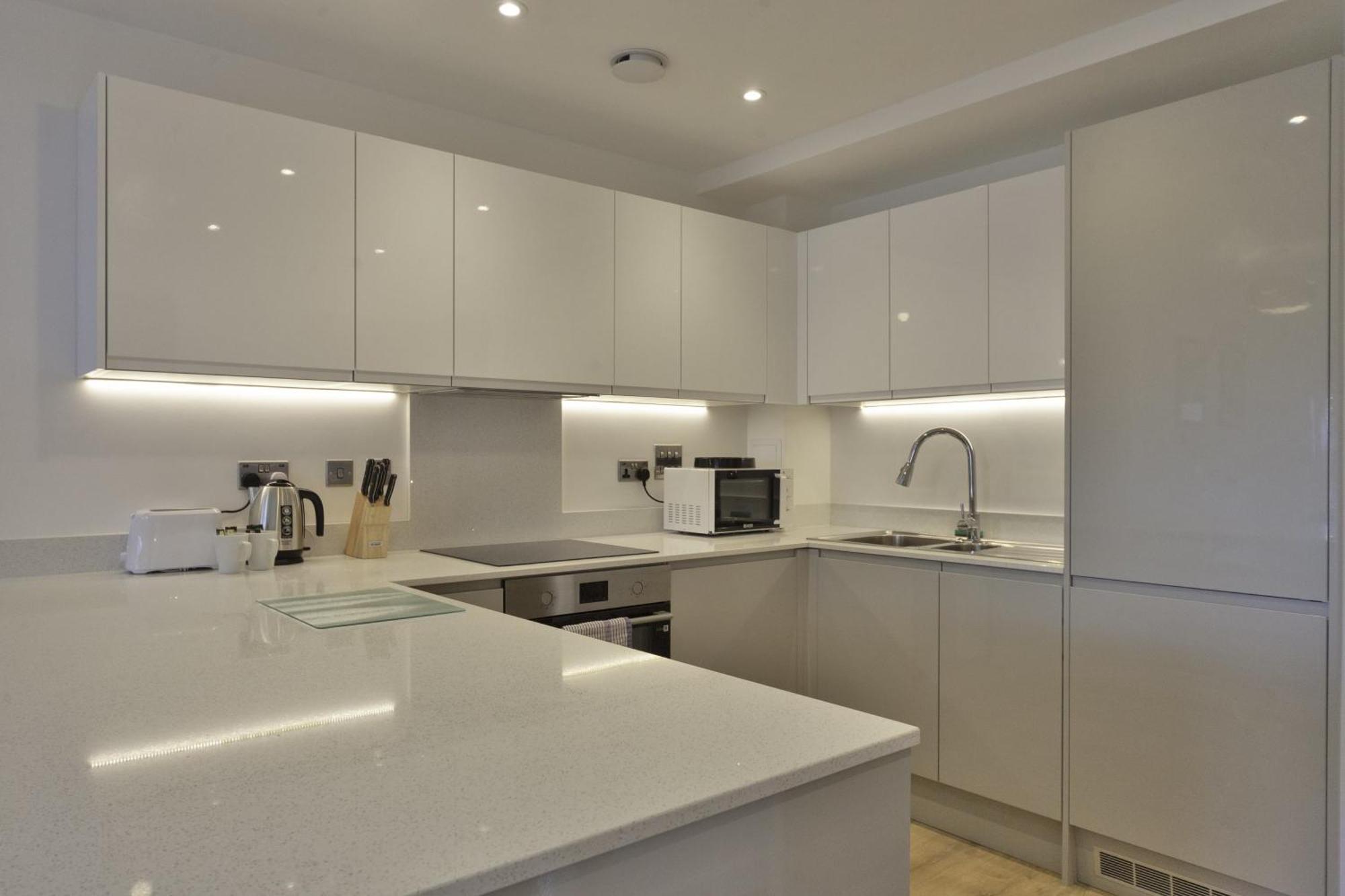 Lovely 2 Bedroom Apartment In Central Ashford Ashford  Buitenkant foto